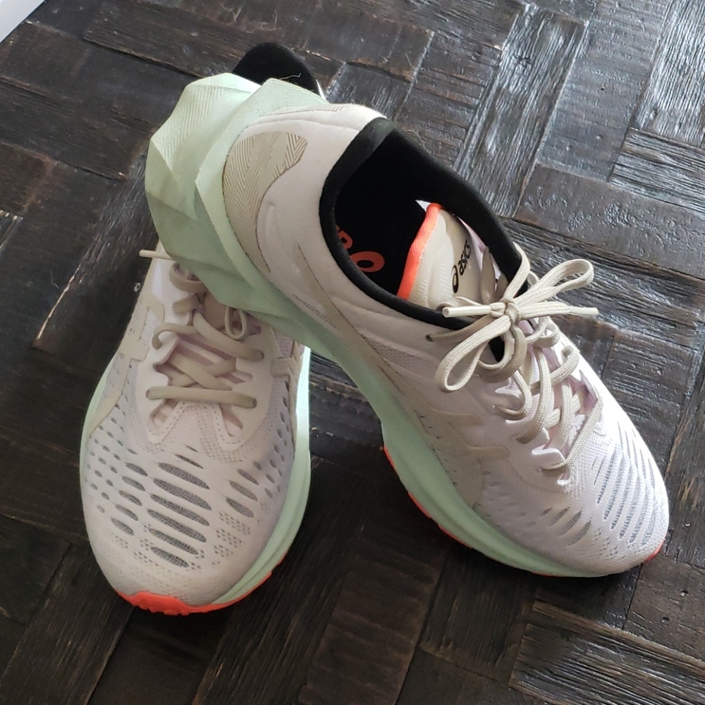 Asics Novablast worn ONCE!